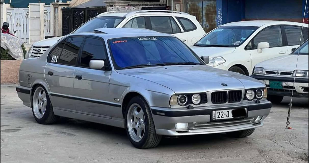 ئۆتۆمبێل: بیئیم مۆدیل ١٩٩١ 

کامل کراوەتە ٩٥ 
سلایت و کوشین جلد 

ســــعر $ یەک کۆمێنـت بکە راســـتەوخۆ بــۆ دێـــت🟢

ویل m5 بەناوی خۆمە تاوەکوو ٢٠٣٠ نوێیە 
مەکینە 520 کەبس 
حیزام سبوغە بۆ جوانی 
 
ژمارەی خاوەن سەیارە👈: ***********
