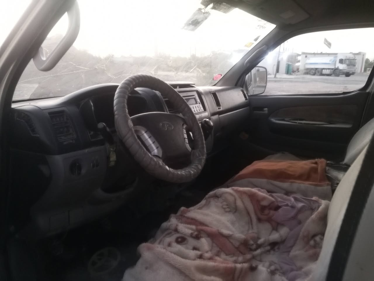 سلام عليكم كيه شيري موديل 2013 رقم بابل محرك ففيتي محرك وكير جديد حداديه جديده تخم تايرات بيع كوم حديد عنوان بصره سعر 60ورقه ***********
