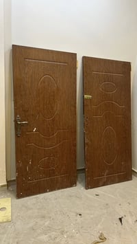 للبيع ▪️باب خشب قياس١٩٣*٨٨ سم جديد غير مستخدم السعر ٥٠ الف. ▪️أبواب خش...