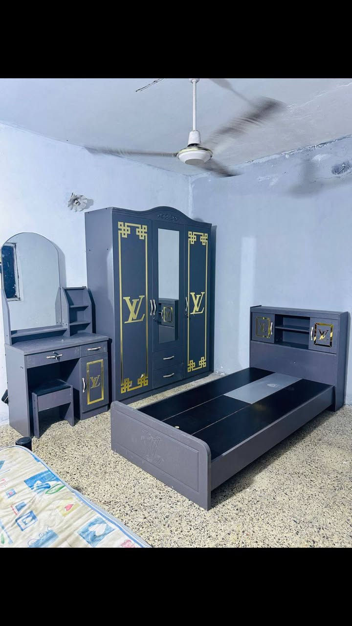 غرفه نوم شبابي 
ومتوفر كنتور 3ابواب للبيع 
ومتوفر ميز تواليت للبيع 
للحجز والاستفسار نوروني خاص 
#للجميع


**إذا كنت صاحب هذا الإعلان وتريد حذفه لأي سبب، رجاءا أرسل رسالة إلى الدعم الفني**