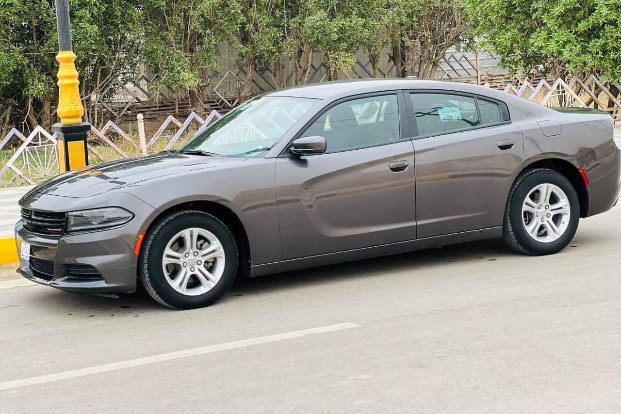 دوج جارجر SXT 2022 كفالة عامة 
محرك V6 3600، كير 8 نمر،
رقم واسط الدولي، شرط التحويل
، كفالة عامة من كل شيء، 
حتى من الشخط  خيل جديده 
دعاميات كبس شركة، 
ما مفتوحات
 داخلية، تقرير يعمل وتسير من أمريكا. 
كتلوكات السيارة كاملة، 
ماشية 47 ألف ميل.
 تشغيل عن بعد، 
كاميرا خلفية دوارة، تبريد
 قطعتين، حساس خلفي،
 كشن كهرباء، كشنات حضن،
 شاشة كبيرة، 
سبير السيارة ما نازل.
السيارة جاهزة من تبريد، 
من تخم تاير جديد، من حدادية، من كهربائيات، كلها وضع شركة 100/100.
السيارة مال جناي، مكفولة
 ونظيفة كلش، أحلى من الصور.
المكان: ذي قار / قلعة سكر.

رقم صاحب سيارة
***********
***********
