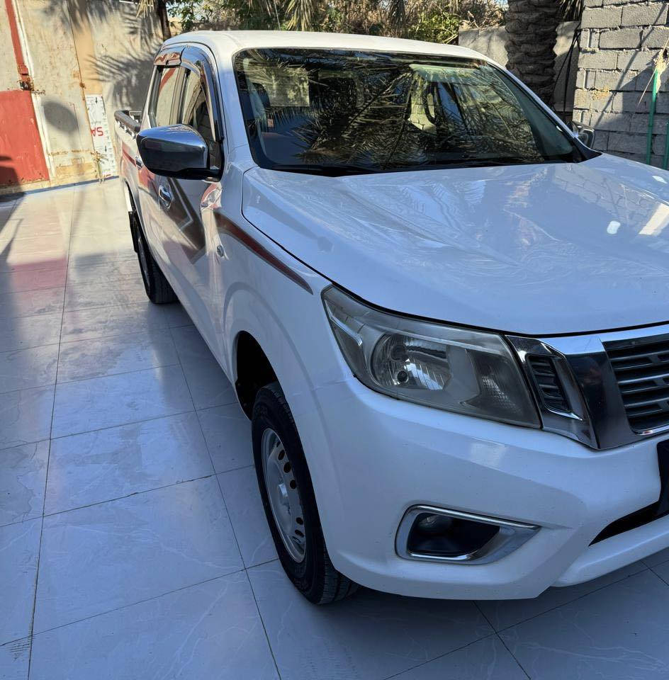 سلام عليكم للبيع نيفاره مديل 17 كير عادي رقم اربيل الجديد مكفوله من الصبغ ولضربه ولتبديل مكينه مفتوحه لاتبخير ولاتنقيص السياره جديده وجاهزه من كلشي حداده جديده طخم تاير جديد تبريد تدفئه السعر 128 مكان سياره بصره قضاء القرنه للاستفسار ***********
