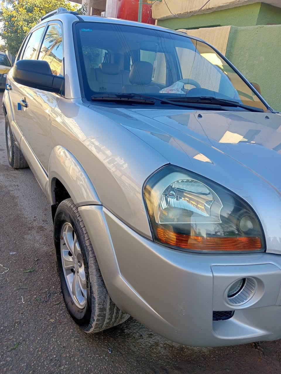 السلام عليكم للبيع توسان موديل 2009 وارد خليجي مكينه 2000 السياره كفاله عامه من  الصبغ والتبديل والفتح والجراد السياره أربعة دسك السياره جاهزه من كلشي كير مكينه حداديه تبريد تخم تاير كله جديد السياره وياها سويجات 2 مال شركه السياره جاهزه من كلشي شرط على السونار ألف ما تصرف عليه 
العنوان بابل محاويل 
السعر 123
رقم الهاتف ***********
