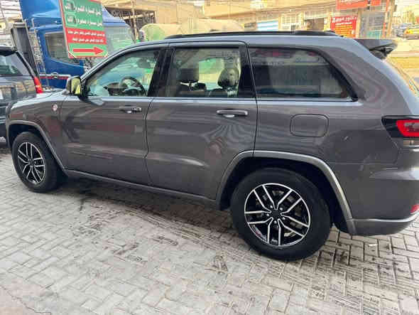 السلام عليكم 
جيب ترايل هوك 2020
وارد أمريكي 
حادث  جاملغ وبنيد بدون دواخل بدون شاصي 
صور الحادث بالمنشور
 
المواصفات 
جكات 
فتحه 
كشنات جلد 
تدفئه وتبريد بالكشنات
تشغيل عن بعد 
محرك v8-5700
رادار جانبي نقطه عمياء 
تحكم ستيرن +شفتات 
شاشه +كامره دواره 
جنطه كهرباء 

وبعد بيها مواصفات 
رقم بغداد بسمي تحويل مباشر 
السعر 230وبيها مجال 
مكاني بغداد حي اور 
***********
