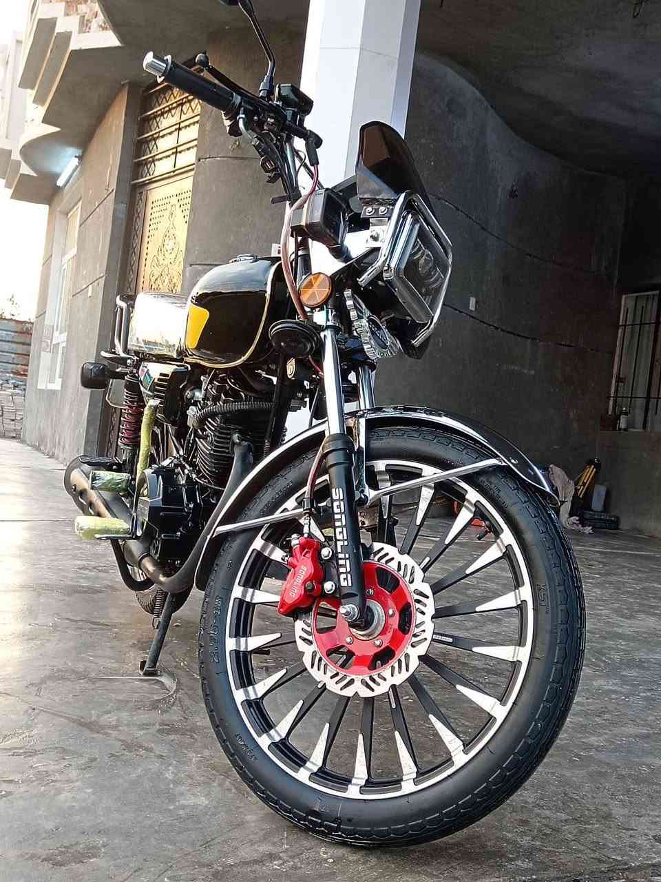 سلام عليكم دراجه 26
جديده زيرو كامله مناقصها شي اوراق كامله دهن اليوم بدلته بس شاشه واكفه والباقي كله كامل دبل بصمه السعر 850 اتصل *********** 

*********** العنوان التاجي منشأه نصر
