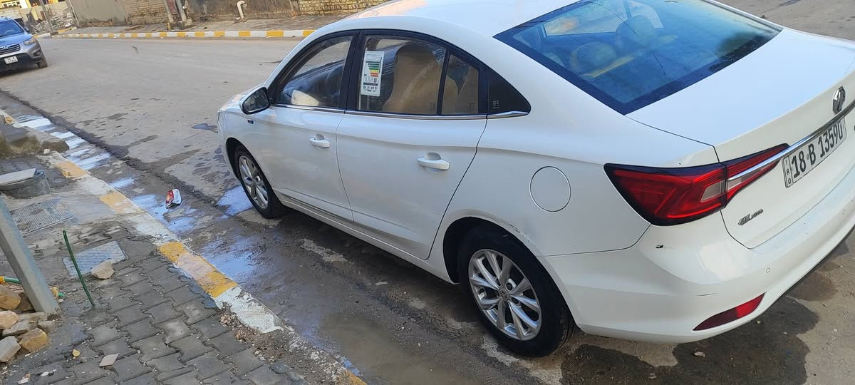 ام جي فايف موديل 2023 مكفوله ماشيه 70 سياره جاهزه من كلشي كفاله عامة السيارة فول عدى الفتحة مكاني ديوانية السعر 98 وبيها مجال بسيط للشراي 
***********
