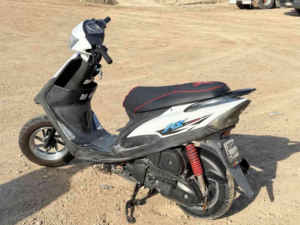 السلام عليكم ماكس عدله مفتوحه ولفات فقط كهربائيات كله شغاله سلف هندر لايت بك لايت كفرات ختم سوادات ختم  مكينه ناعمه كلجات رياضي  مكان ناصريه قضاء الصلاح  سعر600 الشراي الانتصال  او واتساب عل رقم خاص ما متواجد  ***********
