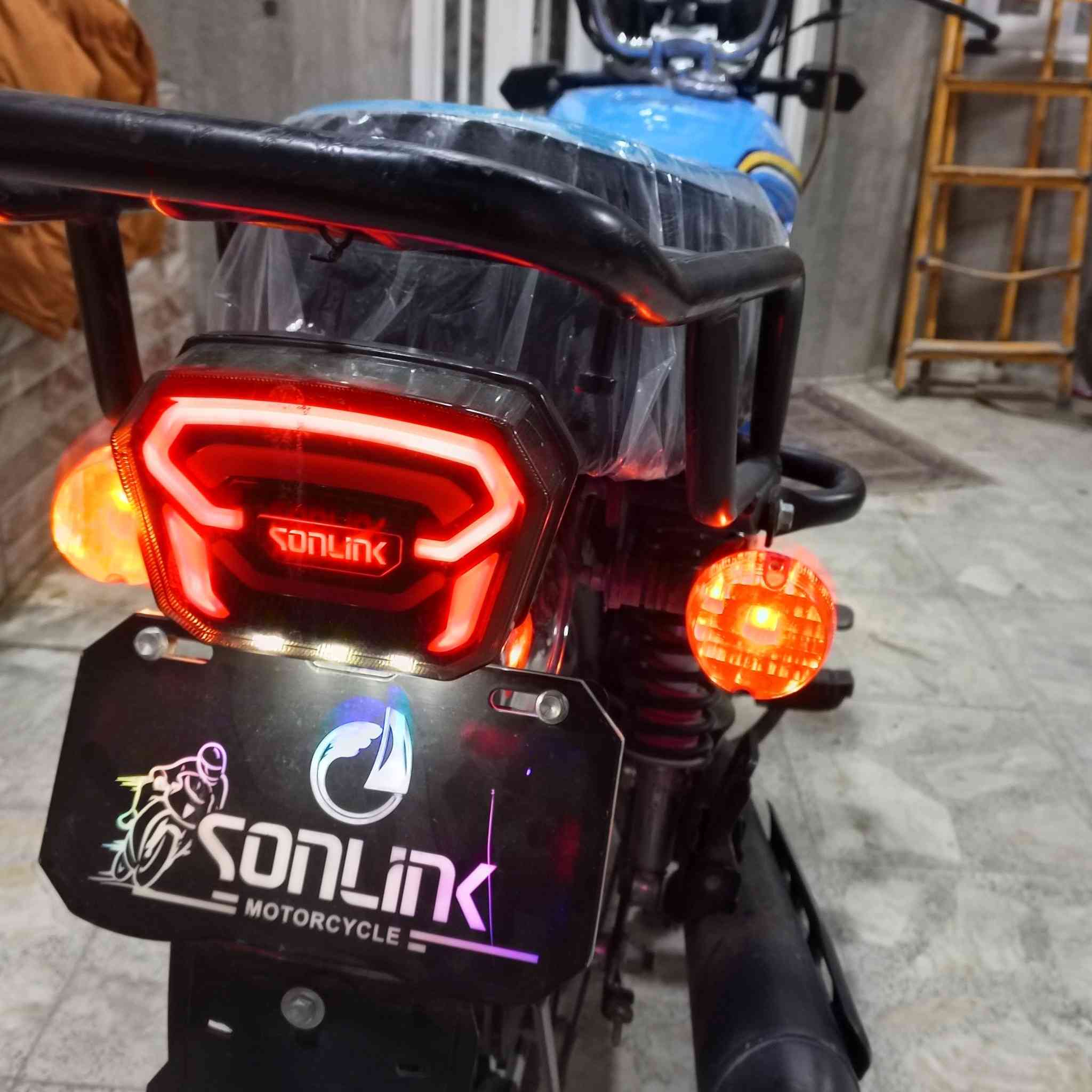 يا الله سلام عليكم ايراني موديل 25 إدراجه ماشيه ١٠ تالف يعني جديده مكفوله كفاله عامه الدراجه اريدها ٨٠٠ مكاني بغداد الغزاليه رقمي *********** رصيد *********** وتساب
