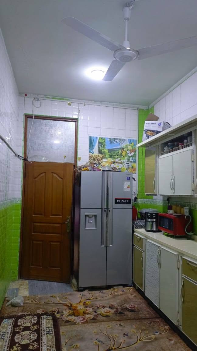 🏡 دار للبيع – طابو صرف 《مطلوب اسكان 》
📍 الموقع: الحمران – قرب مولدة حازم
📐 المساحة: 165 م²
🏢مواصفات الدار
✅️بناء حديث 
 ✅ غرفة نوم
✅ صالة
✅ استقبال
✅ مطبخ
✅ مجمع صحيات داخلي وخارجي
✅ طارمة كبيرة
📞 للاستفسار والمعاينة: مراجعة مكتب عالم العقار في الجمعية مقابل الإطفاء، أو الاتصال على الأرقام:
***********
***********
📲 #عندك_عقار_للبيع_فقط_راسلنا_او_اتصل_واتساب
