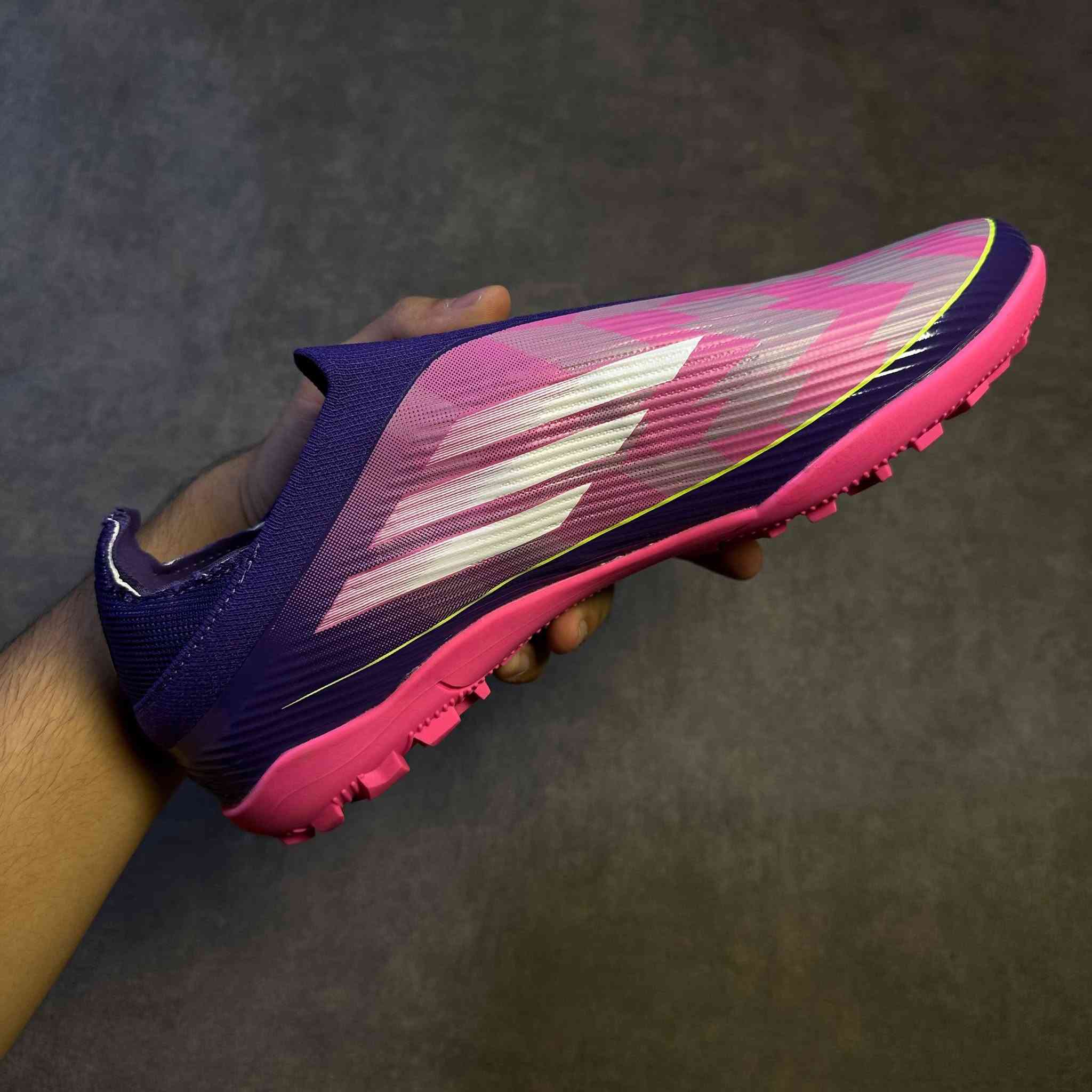 ⁨ ⁨ Lamine Yamal Football Shoes – استيراد تايلندي 🇹🇭

🔥 تصميم مستوحى من حذاء النجم لامين يامال.
✅ استيراد تايلندي بجودة ممتازة.
✅ خفيف ومريح أثناء اللعب.
✅ مناسب للملاعب الخماسية (الترتان)
📏 متوفر بقياس (44/45)

💰 السعر: 28,000 دينار عراقي فقط.
مع كل حذاء جواريب جلاتين مجانا 🆓 
📩 راسلنا الآن للحجز والاستفسار، والتوصيل متوفر إلى جميع محافظات العراق⁩⁩⁩


**إذا كنت صاحب هذا الإعلان وتريد حذفه لأي سبب، رجاءا أرسل رسالة إلى الدعم الفني**