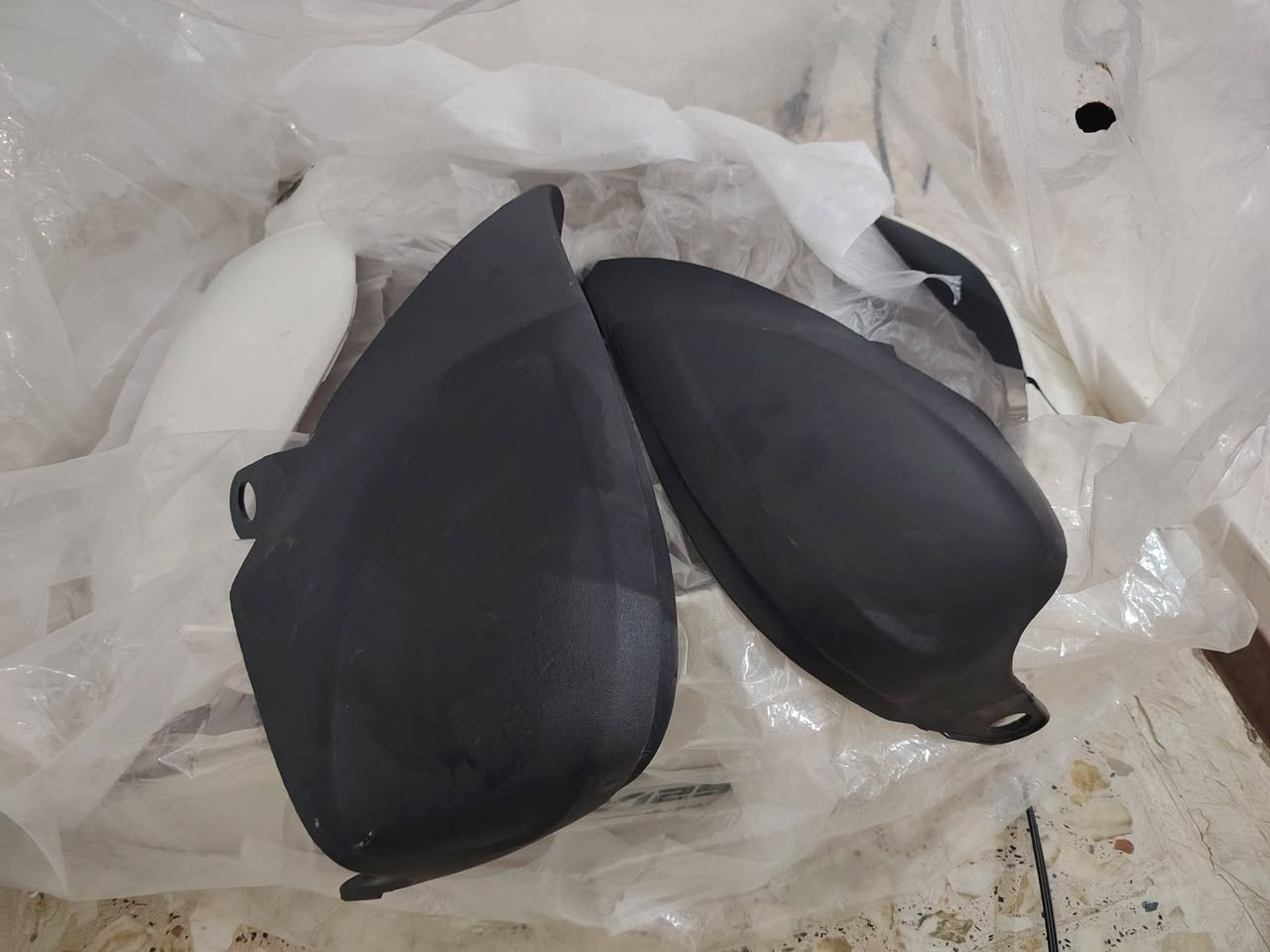 سلام عليكم
كفرات ادرس قديم ياباني مال رمبة (عدا البجم مبيوع ) كفرات على حالة الرمبة نزلت الدراجة وبدلت كفرات غير لون بوكتها
گفرات كاملة عدا البچم مبيوع .... بحالة الرمبة
السعر 50 وبيهن مجال 
+
جفوف والتشكيلة مال ستيرن معروفة نشتريها وي الجفوف...كفيلكم الله شخط مبيهن ولا مستخدمات ابد.. صارن عليه 22 الف 
ابيعهن ب15 الف قفل قفل
كوت داموك 
***********
