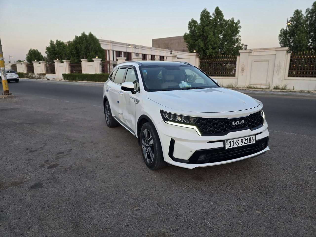 اعلى  فئه بالسورينتو 2024
السلام عليكم 🫡 
كيا سورينتو موديل 2022 مكفوله عدا الباب الصدر انطخ عندي وابيع ع هذا الوضع 
رقم بغداد الدولي باسمي تحويل مباشر 
ماشيه 52 K
كير ومحرك وكشر كله بشرط
سقف بانوراما وفتحت سقف
داتا شو
ارضية السيارة مدوشمه جلد بالكامل
فور ويل 4X4
كامرات 360 درجه
كير ماوس
محرك 6
حساسات 360 درجه
نقاط عمياء
كشنات جلد
كشنات تدفئة وتبريد ❄️ 
كشنات كهربائيه 
توقف ذاتي 
4 انضمه قيادة ( ايكو - نورمال - سبورت - سمارت )
كامرة مع الاشارة
صندوق كهربائي وشفط 
تشغيل عن بعد
تبريد 3 قطع
تبريد لمس 
شفتات استيرن
مانع انزلاق
سايد بريك بصمه
اناره داخليه متغيرة مع نضام القيادة
بردات خلفيه
مكان السيارة بغداد 
عارضها 247 ومجال بسيط للشراي للإستفسار اتصل بالرقم واني بالخدمه ***********
