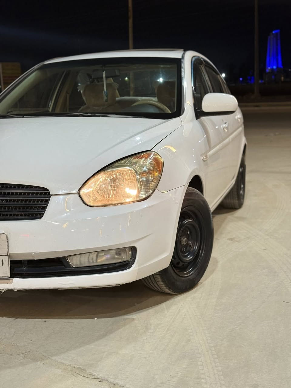 السلام عليكم اكسنت 2010 رقم أربيل محرك 1600 فول فتحه سياره حلوه وجديده بيه تبديل باب الصدر فقط بدون ضربه اثر شخوط مكان السياره النجف للاستفسار اتصل ***********
