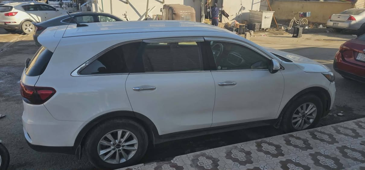 ٢٠٢٠ ....محرك ٦ سلندر
٧ راكب 
ماشية ٨٠ ميل 
سيارة ميكانيك صدر  جاهز 
الداخل نظيف ...
اوبشنات  الوارد الامريكي ...
تحويل مباشر ثاني يوم 
للاستفسار:***********
