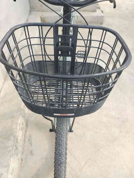 بايسكل ياباني نضافة فول اوزان تاير عريض تواير جدد اچوابه جدد كير تبديل سته تبديل حساس لايت زينون حجم 26 ونص سله ياباني قفل رمز كشن طبي،، الاتصال على الرقم ***********
