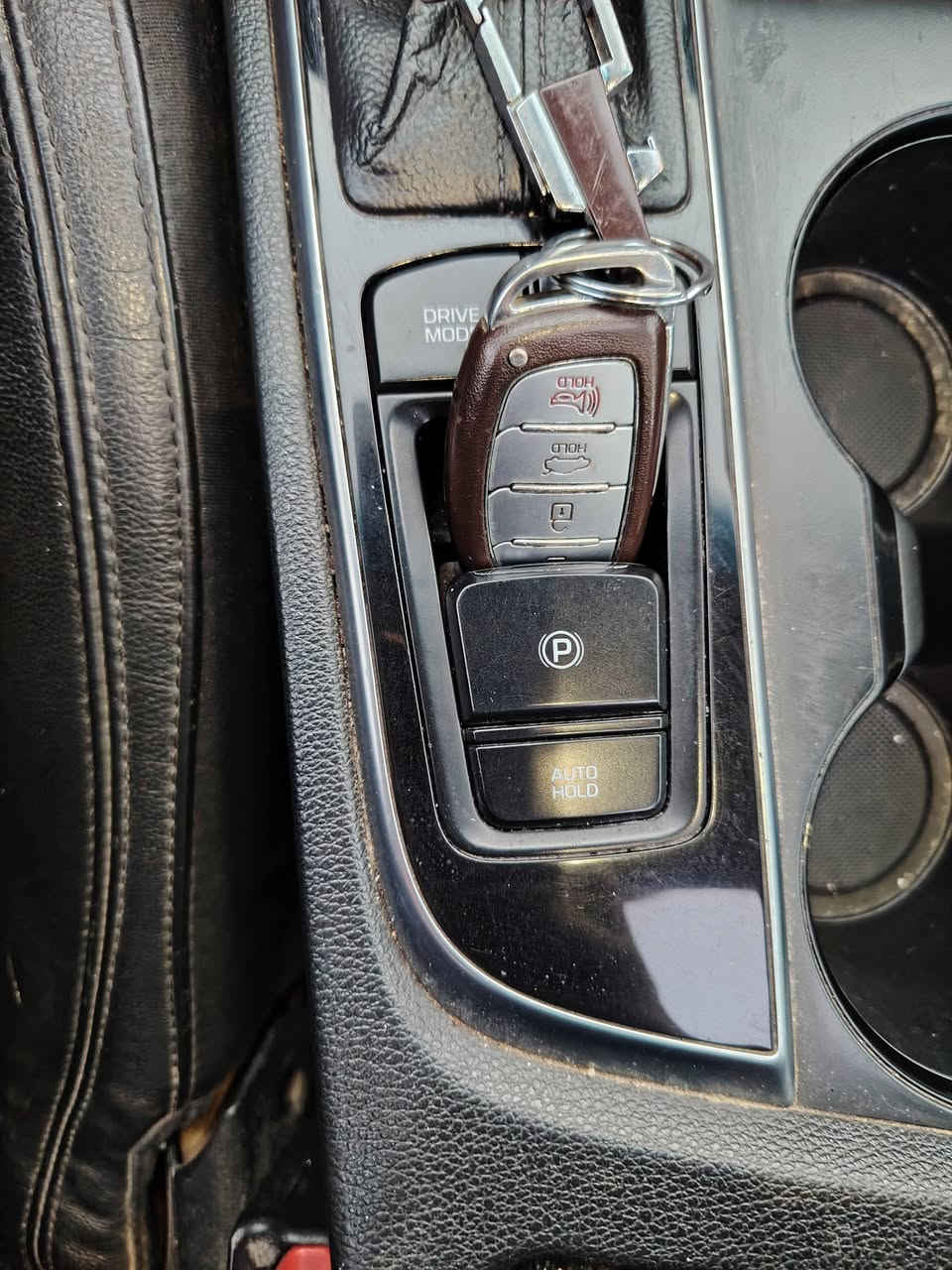 السلام عليكم لبيع سوناتا موديل 2015 وارد أمريكي بيه ثلاث قطع صبغ والباقي كفاله السياره فول مواصفات بصمه بنرامه بيه هواي مواصفات السيارة جديده حيل جاهزه من كلشي حداديه جديده تخم تايرات رقم بغداد مكان السياره ميسان الميمونه السعر 95والشراي يتصل ***********
السلام عليكم لبيع سوناتا موديل 2015 وارد أمريكي بيه ثلاث قطع صبغ والباقي كفاله السياره فول مواصفات بصمه بنرامه بيه هواي مواصفات السيارة جديده حيل جاهزه من كلشي حداديه جديده تخم تايرات رقم بغداد مكان السياره ميسان الميمونه السعر 95والشراي يتصل ***********
