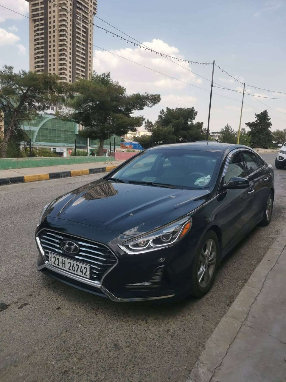 سلام عليكم  اعلئ فئه بل سوناتا ليمتدد سياره كله ليبل واحد  بدون ايرباك  ضرر حافه البنيد صبغ حافه البنيد  فقط فقط 
السعر 145 ورقه 

سوناتا 2018 سياره 1/1   وارد 🇺🇸
المواصفات 
. فتحة سقف
. لايتات داينمك ( تتحرك ويه الستيرن ) 
. تحديد مسار 
. مثبت سرعه ذكي 
. تحذير تصادم امامي 
. بريك طوارئ رادار
. نظام مراقبة انتباه السائق رادار
. حساسات خلفية 
. كامرة خلفيه دواره
. نقطة عمياء 
‏. Auto hold
. هاند بريك بصمة 
. دخول ذكي 
. صندوك ذكي ( يفتح من تتقرب عليه ) 
. كراسي كهرباء ( امامي ) ( ٦ حركات + وساده مسند الظهر ) 
. كشنات جلد كهرباء
. خزن ذاكرة ل كرسي السائق 
. تبريد وتدفى الكراسي الامامية ( امامي ) 

. تدفئة ستيرن 
. تبريد قطعتين امامي خلفي 
. تبريد شاشة 
. ابل كار بلي 
. بردات خلفية جانبية 
. دمام امامي 
. دمام خلفي 
. سماعات انفنتي 
. شاحن موبايل وايرلس 
. مراية وسطية تعتيم تلقائي 
. تحكم ستيرن جهتين 
. داخل صاج بيانو
. مراية قلاب عند البك
. 3 وضعيات قياده
. مرايه عاكسة gbs
سيارة فول 
رقم سليمانية باسمي
السياره جديده بمعنى الكلمه متصرف عليها ربع واحد وتراي لاي مكان تريده
مكاني بغداد
***********
