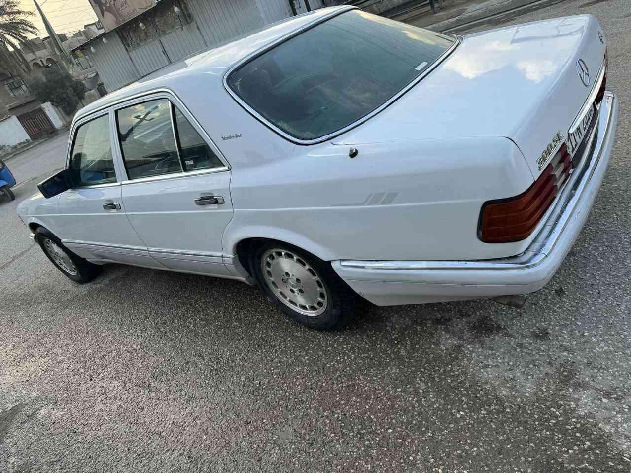 السلام عليكم.مارسدس جامبو رئاسي باب قصير 👍🏾
موديل 86
سيارة باسمنة سنوية جديدة 
كير ومكينة بلادي مكفولات 
حجم 300
تبريد شغال ..جام شغال. تخم تاير جديد السيارة ادامة كاملة من كلشي 
السعر 56
العنوان :بغداد البياع التراث 
الرقم للاتصال :***********👍🏾
