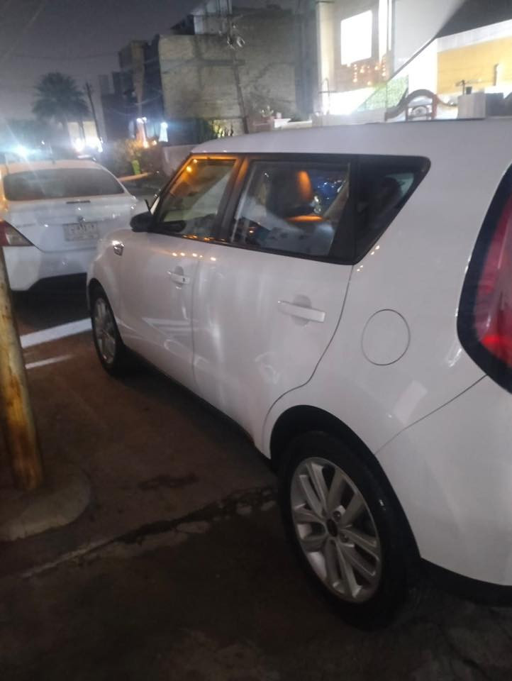 كيا صول 2018 ماشيه 58 حادث الباب وره الصدر نفسه مصلح بدون تبديل وبارد كد شبر الچاملغ الامامي اليمنه فقط مواصفات شاشه تحكم ستيرن صاج كشنات جلد لونين  للاستفسار *********** غير متواجد ع الفيس السعر 125 وبيهه مجال
