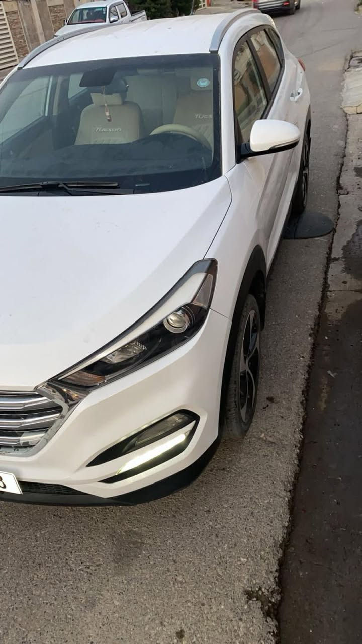 ‎توكسۆن مۆدێل 2017

بۆ زانینی نرخ 
لایکی پەیج بکە و کۆمێت بکە نرخت پێدەگات 

‎سەیارەیەکی خاوێن و جوانە 
یەک پارچەی بۆیاخە بێ ناوگرتن 
‎ئێرباگ پشت و پێشی کەپسە
137 km ڕۆشتووە 

سەیارەکە لە هەولێرە 

‎ژمارەی خاوەنی
 ***********
____________________

توسان موديل 2017

لمعرفة السعر
سوّ لايك للصفحة واكتب تعليق ويوصلك السعر

السيارة نظيفة وجميلة
قطعة وحدة صبغ بدون حادث
إيرباغ أمامي وخلفي شغال
ماشية 137 ألف كم

السيارة موجودة في أربيل

رقم المالك:
***********
