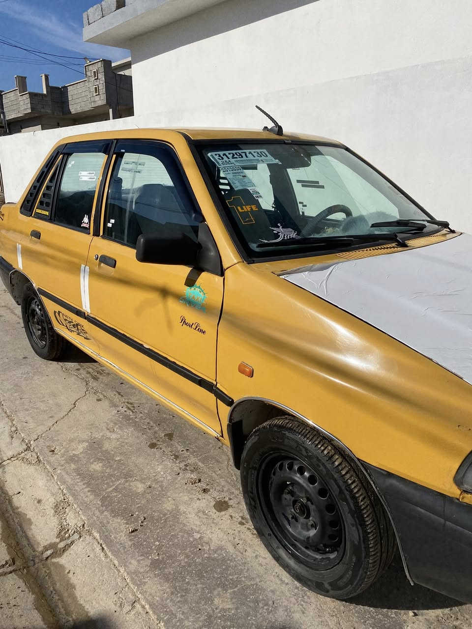 سايبة 2011  رقم بغداد مشروع وطني كير ومحرك وشواصي شرط هيئة (70 ) الف كابون بانزين بيها  السعر 24 وبيها مجال قليل 
***********
