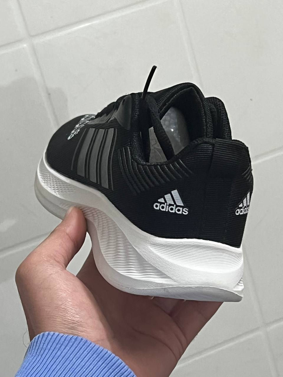 شليف ٢٥ قطعة يجيك فقط من الموجود بلصور 
السعر ٢٠٠ واصل 
وكالة اديداس ونايك 
الصناعة فيتنامي + اندونوسي
قياسات نسائية من ٣٦ــ٤٠
*********** واتساب
