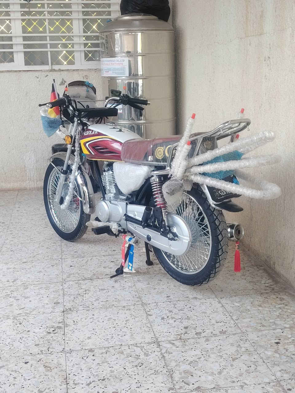 السلام وعليكم دراجه لبيع 25بعدهه بل جيس دراجه دهن كله ابو15 كامله جمبازيه لخير ربع مذب عليهه عارضهه مليون وبيهه مجال ***********
