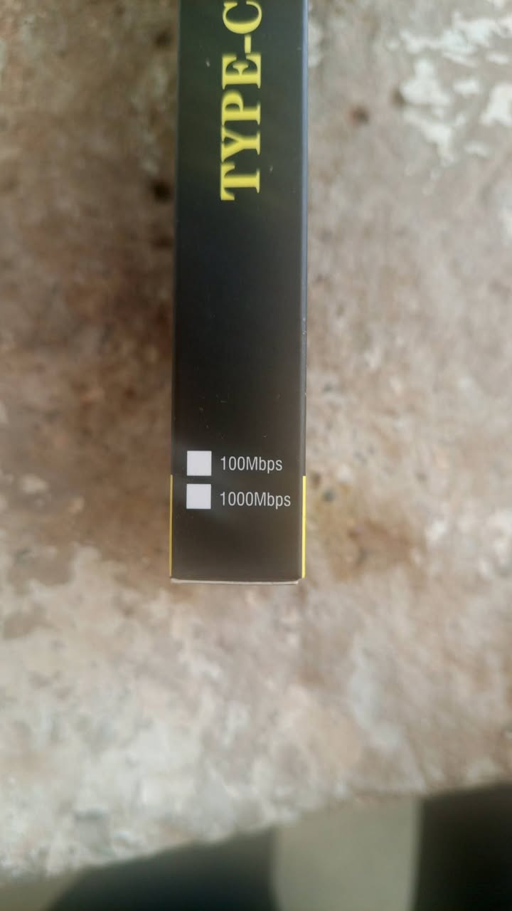Adapter type-c
للبيع

100MB - 1GB بسرعة تصل الى
تحتوي على:
1. منفذ شبكة LAN 
2.منفذين USB 3.0 
3.منفذ HDMI 
4.منفذين ميموري SD card وحده صغيرة للهواتف القديمة و ثانية كبيرة خاصة للكاميرات الاحترافية أو اي أجهزة حديثة 
5.منفذين شحن Type-c تدعم تقنية power delivery تصل إلى 87 واط


**إذا كنت صاحب هذا الإعلان وتريد حذفه لأي سبب، رجاءا أرسل رسالة إلى الدعم الفني**