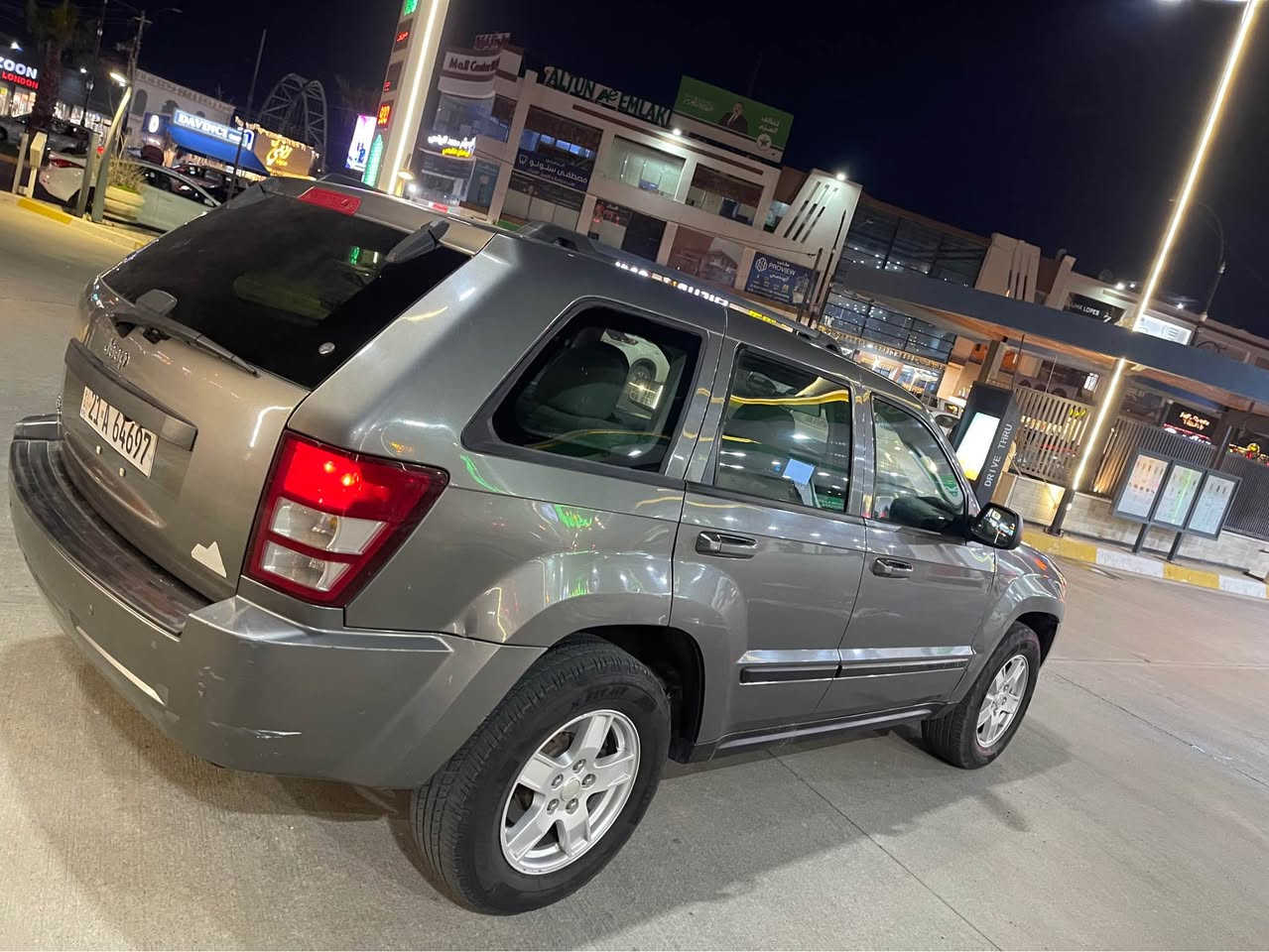 سعر 82 بي مجال
جيب 2007 
فول موصفات بس مو سلايت
محرك 6 شرط لا صرف ولا بخار 
كير شرط 
صدر امامي خلفي جديد 
كهربيات كامل شغال 
بيه قطتعن صباغ وقطعه تبديل بلادي بدون دواخل بدون ظرب شرط 
سنويه رقم جديد شرط تحويل وكاله
سيارة حيل نظيف ما بيه نقص ربع دينار  
مكاني كركوك 
*********** كركوك, العراق
