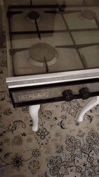 السلام عليكم طباخ عشتار منضدي جديد غير مستخدم للبيع مكاني الصليخ الاتصال ***********
