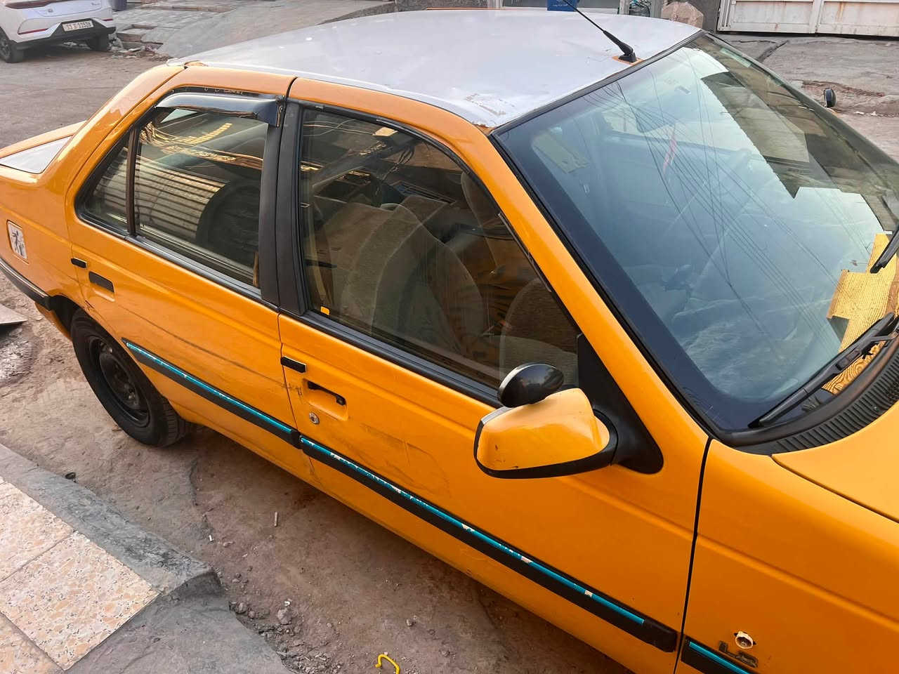 للبيع بيجو اكد 2016 تخم تاير جديد باتري جديد كير مكينه وتبريد ويه سويج مبدل بيهه بنيد امامي وباب خلف سايق طخه موضح بصورة السياره باسمي تحويل ثاني يوم رقم جديد وهزه جديد ومصفر هيئة وغرامات مامتواجد ع فيس اليريد يتصل السعر ب30 ورقه وبيهه مجال ***********
