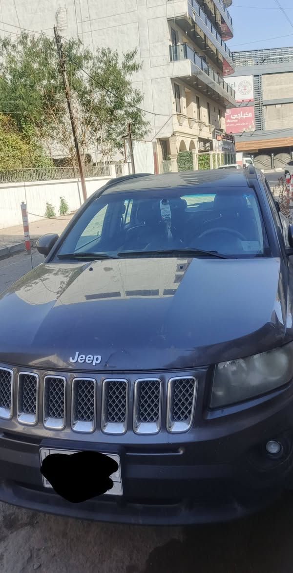 السلام وعليكم اخوان جيب كومباس 2016 للبيع 
ماشيه 140 الف 

الحادث بالبك الخلفي لايمن + مبدل الباب الامامي لايمن + الجاملغ لامامي حك شبرين هيج بي صبغ 

المواصفات 

مانع انزلاق + الكشانه لاماميه بيه تدفئه + الكشانه نص جلد + حجم المكينة 2.4+ اربع سلندر +4×4

السعر 100$ قابل للتفاوض 
العنوان الحالي بغداد 

اي استفسار على الرقم 
***********
