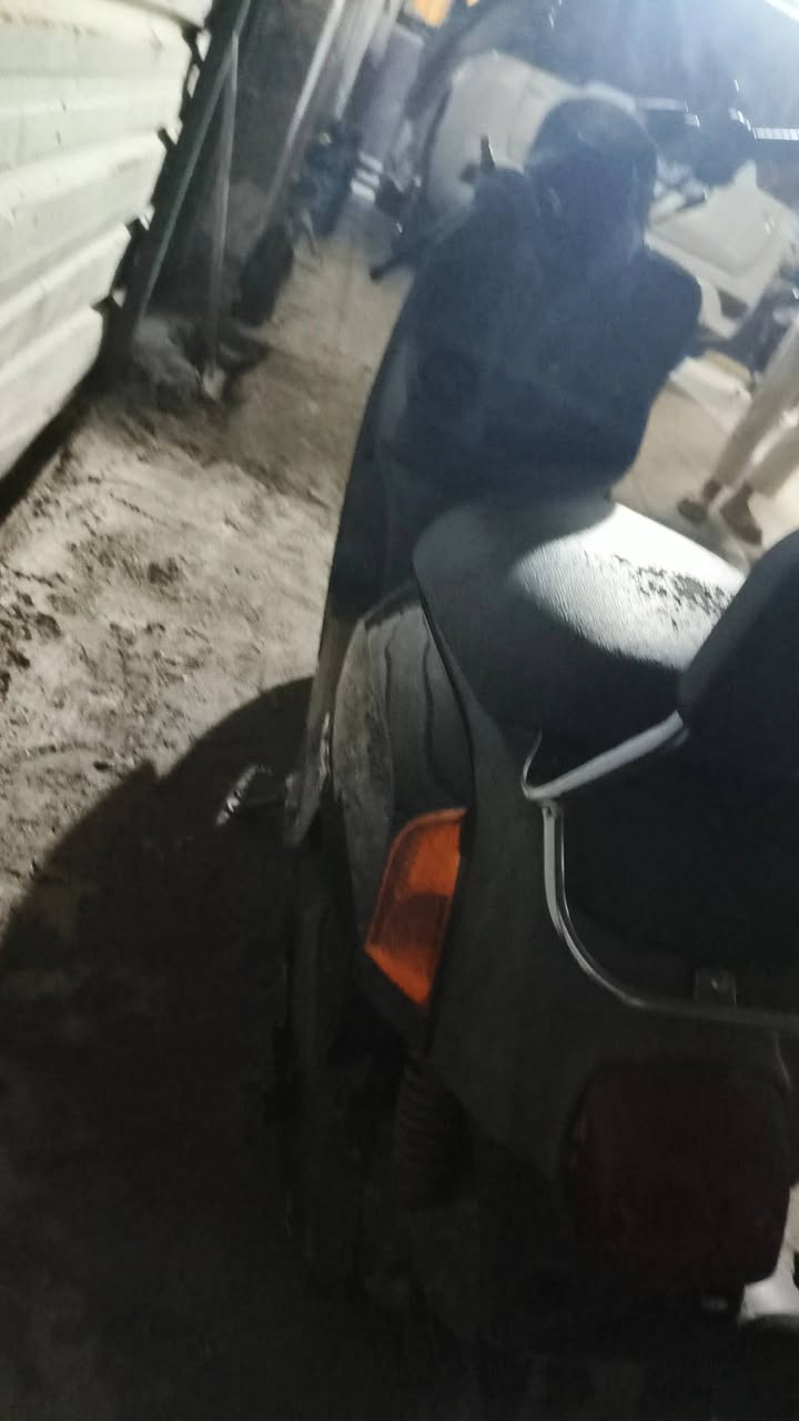 السلام عليكم ماكس بوليس دراجة بلاديه مكينه مامفتوحة دراجة شغالة سلف وهندر مكينه ناعمه خرسة مكاني بغداد الشعب رقمي *********** سعر الدراجة 425 وبيها مجال
