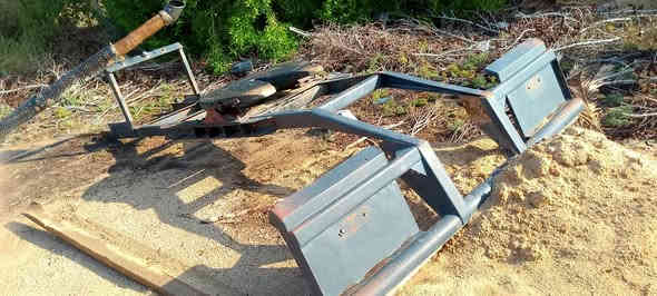 السلام عليكم دبل شاصي معه صينيه بيم ازغير معه السمجات كامل عمه الكزوز للبيع الشراي يتصل مكان الحمزه شرقي ***********
