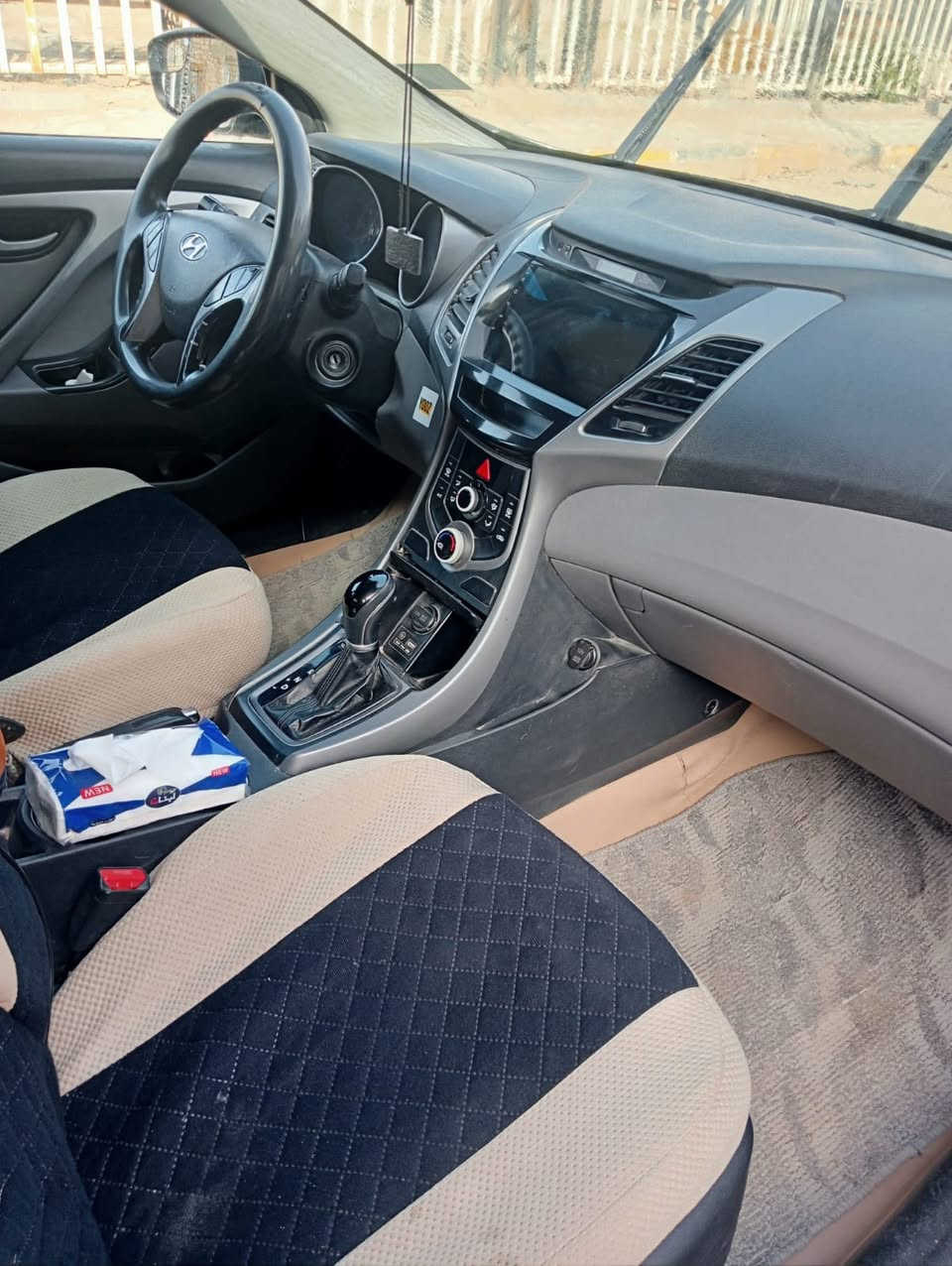 هونداي النترا ٢٠١٦ حره الرقم الدولي الحديث تحويل ثاني يوم وارد امريكي ضربتها جاملغين خلفي وباب وجاملغ السياره جاهزه كير ومكينه وتبريد وحداديه وتخم تاير نص مواصفات السعر ٩٧ وبيها مجال للأستفسار ***********
