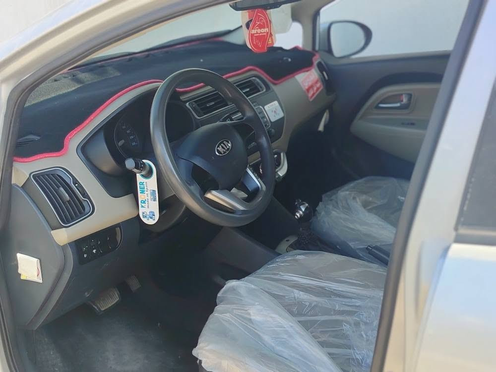 سلام عليكم كيا، ريو هاتشباك خليجي موديل 16 محرك 16 دوش المرغوب كير تبريد تدفئه خير من الله رقم اربيل بطاقه بانزين موجود بيها ممشاها 131 km سياره باسمي تحويل ثاني يوم ضرر سياره ثلث قطع كلير بدون حادث بدون قطره معجون اثر شخوط من الخليج مع مكانين بارد وبيها جراد بلقماره والبنيد  سياره مابيها اي نقص حداديه تايرات جام امامي هزه كله جديد سنويه لنهاية 2028 السعر 85 بي مجال بسيط لشراي مكان السياره كركوك رقم التلفون *********** كركوك, العراق
