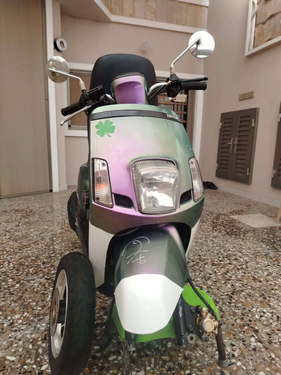 سلام عليكم بوليس مصطره للبيع دراجه مداريه لون مميز كلشي شغال بيها اي نقص مابيها مكاني بغداد المحموديه رقمي ***********. ***********
