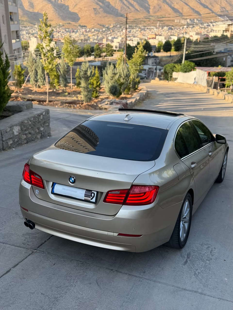 BMW F10 /525
حجم محرك ٥٢٥ نوزل كورت محرك مرغوب
فول سلايت و كوشن جلد و خزن و كهرباى و هئته ر و تبريد
شاشه كاميره حساس رادار 
تاغم تايراد جديد 
سندوق شفت لايت زينو شريكه 
٢٤ سماعات 
سياره اوروپى بدون رقم 
منافست غرامات بشرط
سعر ١١٥ ورقه و مجال 
مكان سياره دهوك 
***********☎️ دهوك, العراق
