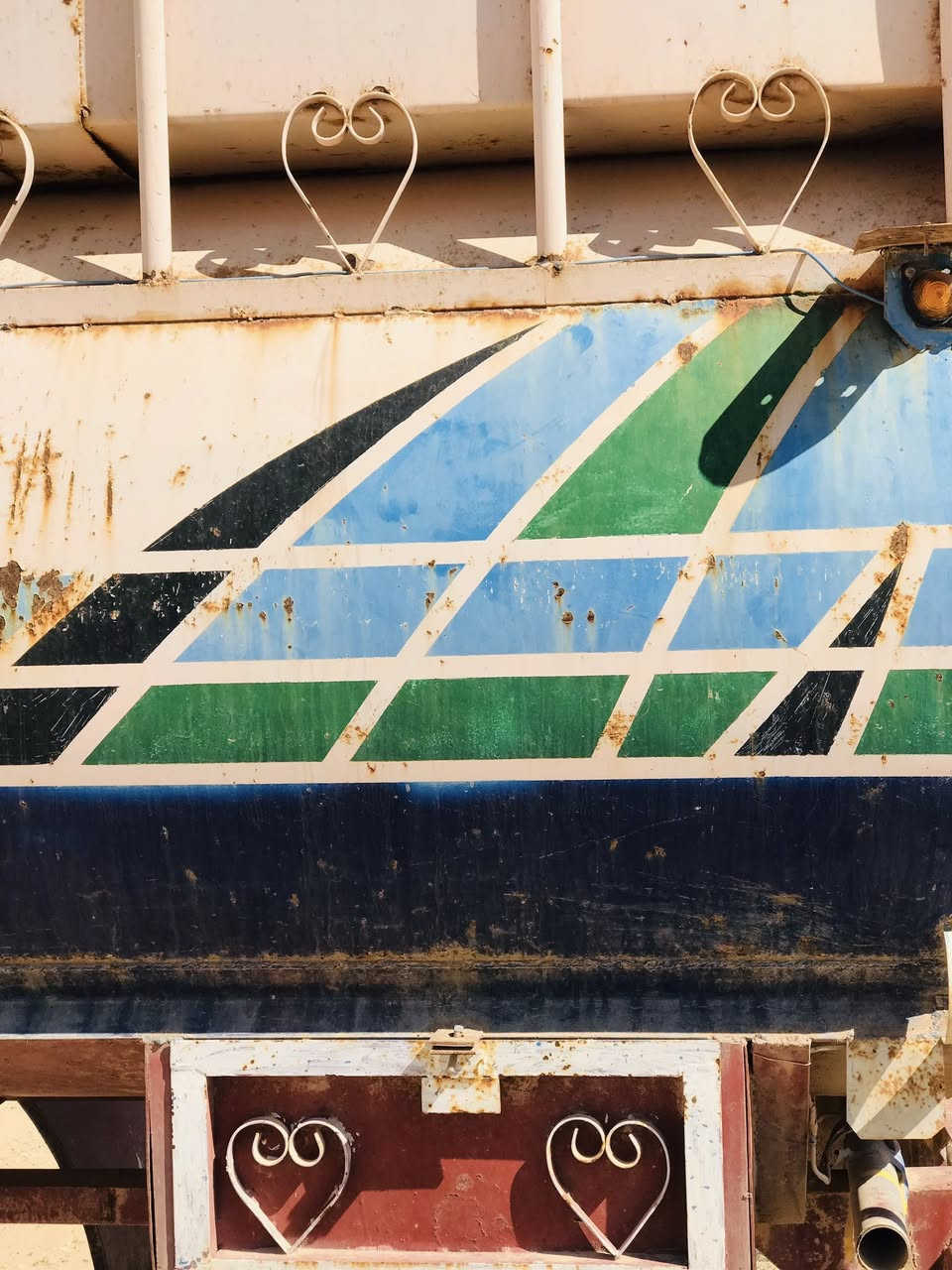 اسلام عليكم 
للبيع تانكي مال اقجم 
كهربايات جاهزه مكفول من الخياس وتسريب الماء مكان الانبار قضاء عانه الاستفسار *********** مكلف بل نشر
