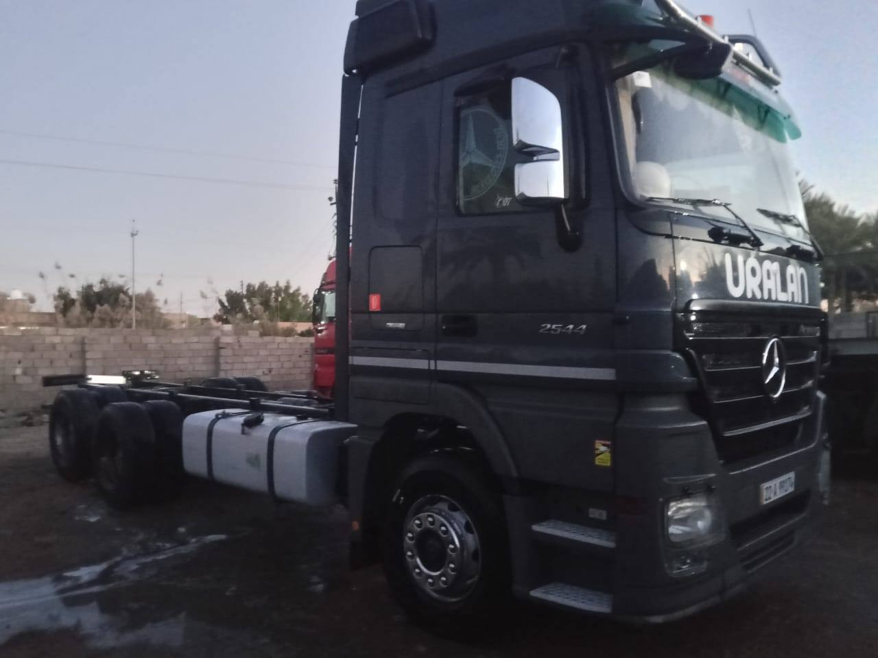 اسلام عليكم مرخصت مدير لكروب
سياره دمعه موديل 2004 حجم 2544  شاصي عدل   مواصفات ثلاجه  رتايدر 5 طكات  كامرات شامه  لايت دمعه  بلاد مكفوله كفاله عامه لستفسار لشراي لتصال ‎*********** متواجد  وتساب وفيس بك عباس حامد نعيم
