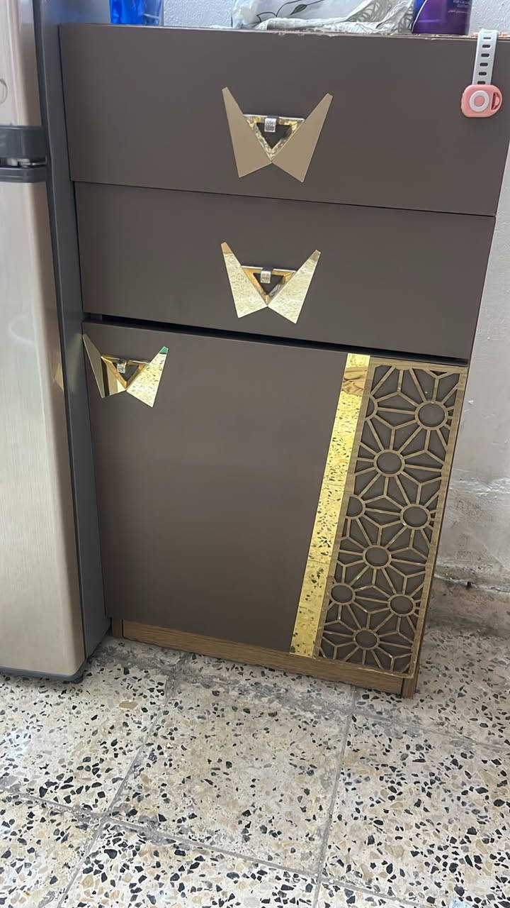 للبيع
ميز مراية
وميز جربايه ثنين
وميز جرارات
وجربايه


**إذا كنت صاحب هذا الإعلان وتريد حذفه لأي سبب، رجاءا أرسل رسالة إلى الدعم الفني**