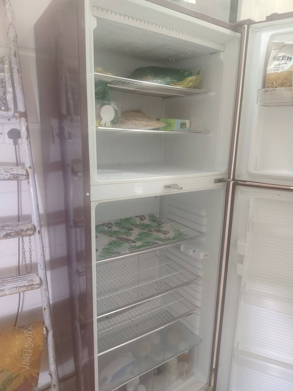 ثلاجة لبيع حجم كبير اي ضرر مابيها السعر ب٤٠٠ وبيها مجال


**إذا كنت صاحب هذا الإعلان وتريد حذفه لأي سبب، رجاءا أرسل رسالة إلى الدعم الفني**