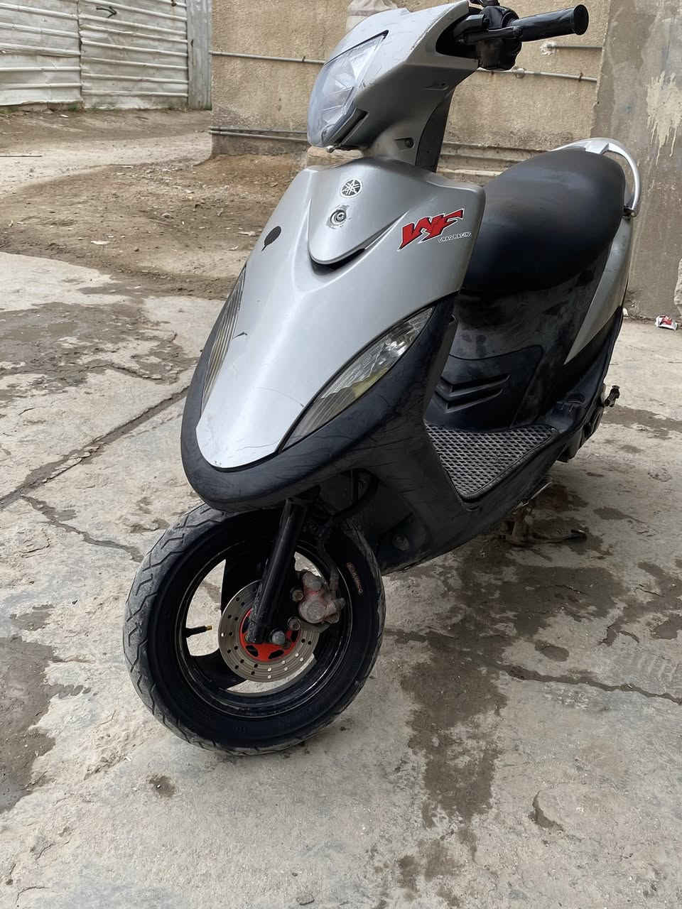 سلام عليكم شباب دراجه ماكس عدله ادراجه صار شهرين نازله من الرمبه دراجه كله بلاديه مابيه برغي تجاري اسعر 750وبيه مجال بسيط للستفسار ‭0771 617 8242‬
