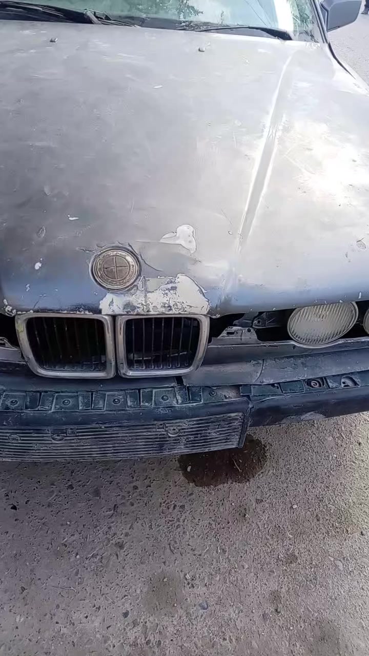 السلام عليكم من رخصة الاخوة الادمنية بي ام 735للبيع بدون ارقام المكينة ممتازة الكير كايم السيارة كاملة تريد اي شي للبيع الداخل اوف وايت الكان بغداد ***********
