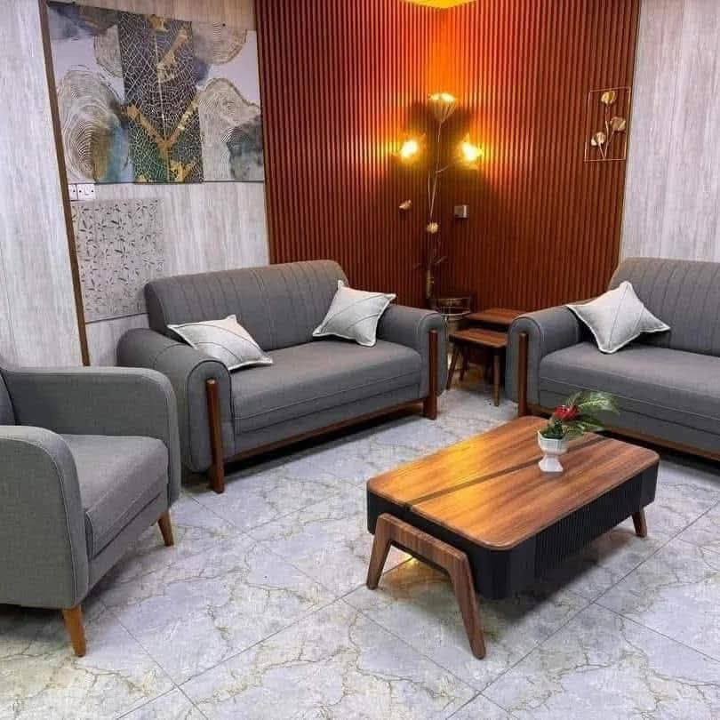 ✨تخم قنفات مودرن 2026.. عنوان الرقي والراحة! ✨
غير ديكور صالتك بأحدث الموديلات التي تجمع بين الأناقة والمتانة.
✅ المواصفات: قماش درجة أولى  إسفنج ضغط عالي 
ضمان: 3 سنوات.

"منزلك سيظل قطعة أثرية ثمينة 

السعر 10 مقاعد  550 الف 
 

توصيل داخل بغداد 10 اطراف 20المحافظات القريبة 50 المحافظات البعيدة 80 الف 

صنع عراقي  
أحدث التصاميم الفنية 
⭕️مواصفات العمل 
♦️اسفنج. مميز  اول
⭕️ الخشب جام روسي المقعد بلوك اسود
رجل عظم عاج 

❇️قياسات القنفات ❇️

العرض 75
190سم  القنفه الكبيرة ام ثلاث مقاعد 
150 سم القنفه الوسط ام مقعدين 
75 سم  الكرسي. 

جميع الالوان متوفره

تخم ويا 4كوشات فقط


**إذا كنت صاحب هذا الإعلان وتريد حذفه لأي سبب، رجاءا أرسل رسالة إلى الدعم الفني**