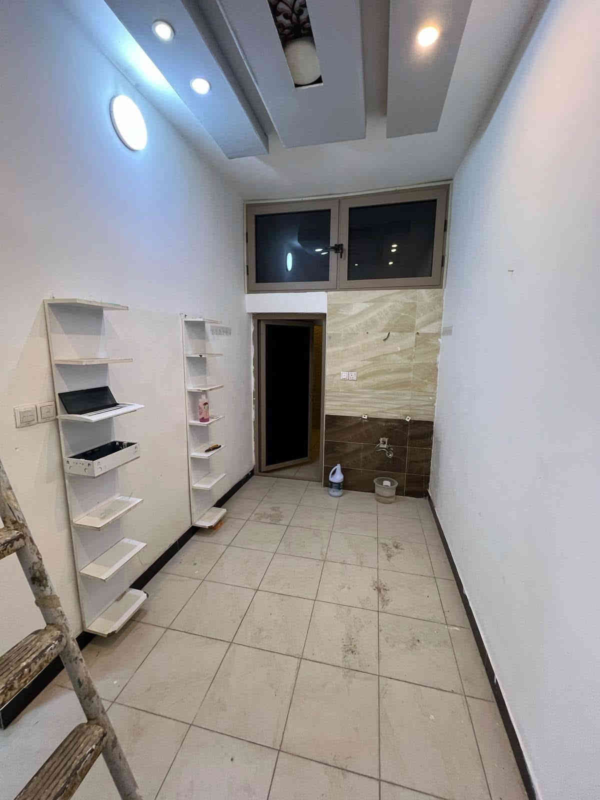 للبيع✅
176م.           20x8.80
بناء نظيف جدا/تصميم ملكي🏛️
طابقين:يحتوي على/
أستقبال-صاله للضيوف-غرف نوم عدد(3)-مطابخ عدد(2)
الموقع📍الشعب-خلف النادي العربي
السعر:430 قابل للتفاوض

مكتب الثقة للعقار🏛️
حي اور-شارع نادي النفط-مقابل مركز سناريا لطب الأسنان
***********📳
***********📳
