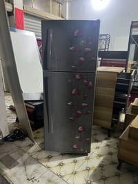 ثلاجة • نظيفة ٩٠٪ • للبيع