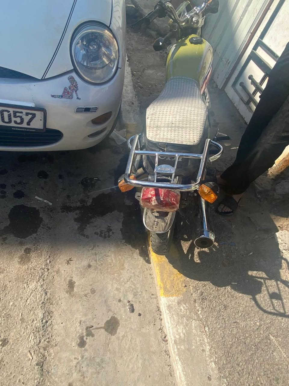 دراجه ايراني (كوم حديد ) خمسه كير سعره ٢٠٠ وبيع مجال للطيبين شراي تعال خاص ***********
بغداد البياع حي العامل بغداد, العراق
