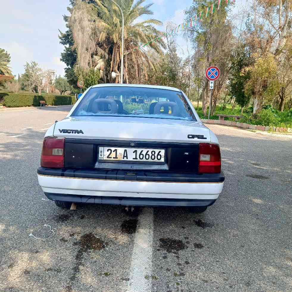 فيكترا موديل 1991
مكينة 18 
سةنةوى تازةية 
كوبون بنزين 
بي سبوغ و ليدراو 
بةناو خومة 
*********** كركوك, العراق
