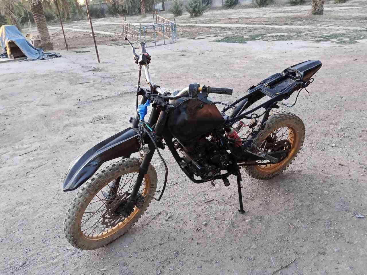 للبيع تشتغل ما بيها شيء بس ابيع كوم حديد 
مكان بغداد


**إذا كنت صاحب هذا الإعلان وتريد حذفه لأي سبب، رجاءا أرسل رسالة إلى الدعم الفني**